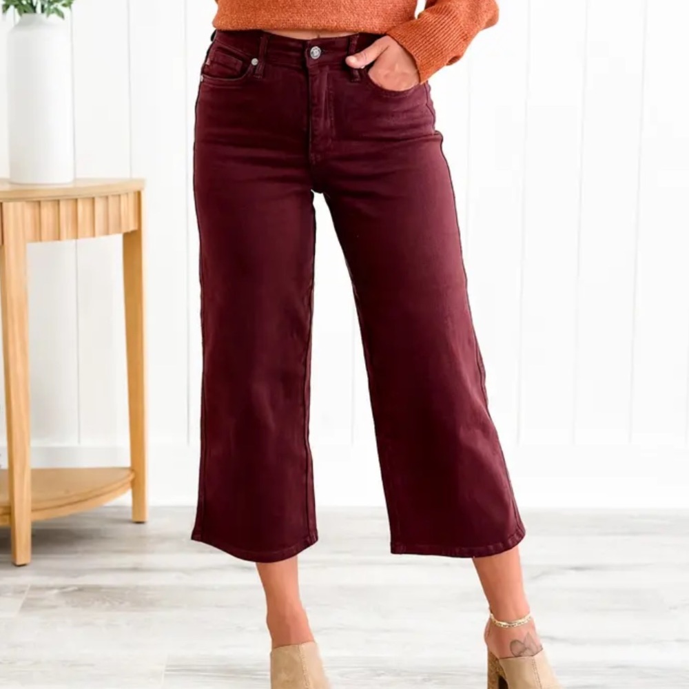 Judy Blue High Rise Tummy Control Cropped Wide Leg. Color is Oxblood. NWT.